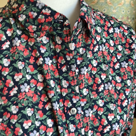 Liberty for JCrew size 8 Floral button blouse. - Picture 2 of 4